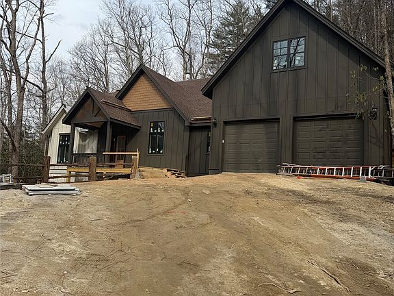 2nd image of 143 E Rochester