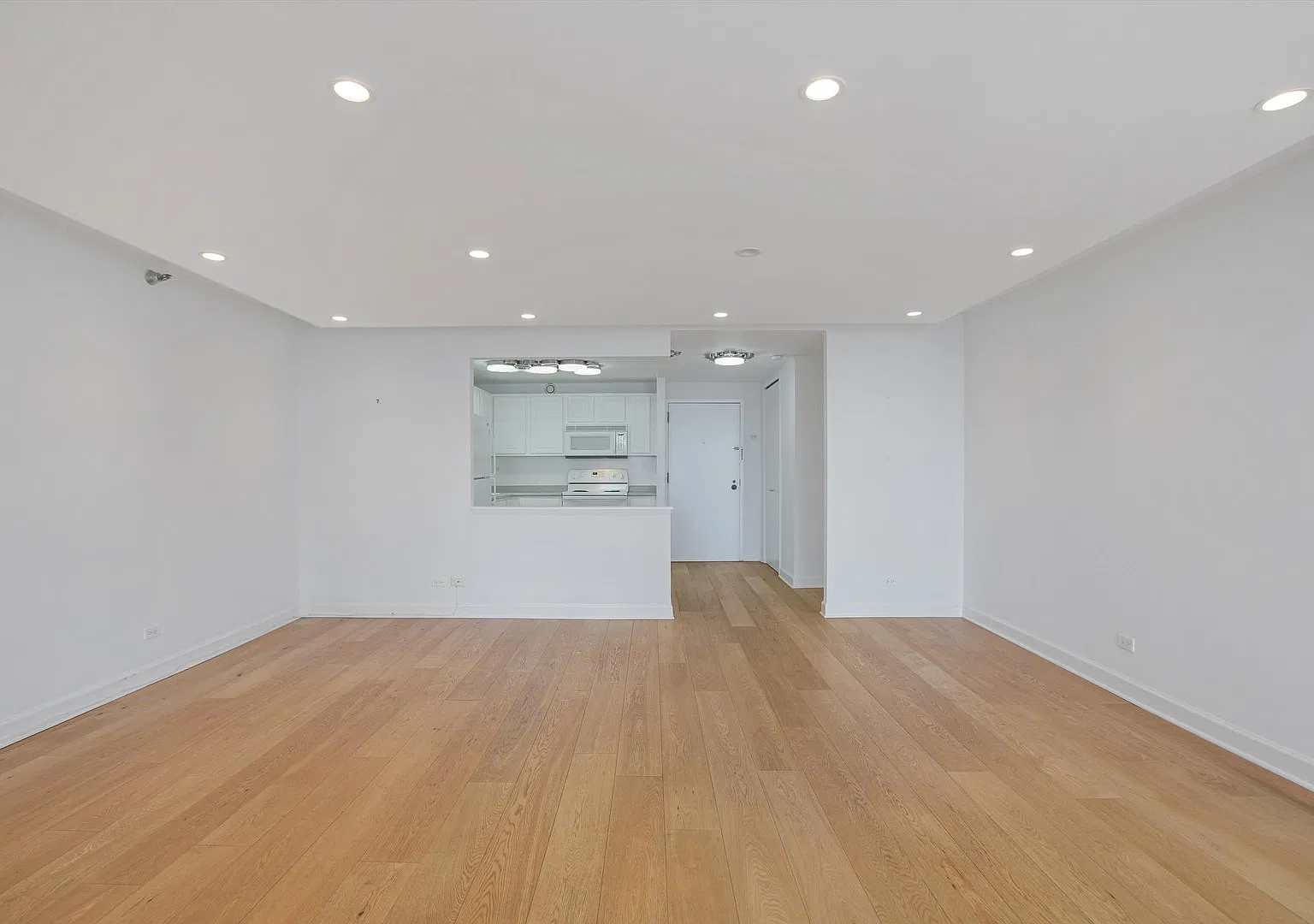 1 bed, 950 sqft, $2,550 — Photo 4