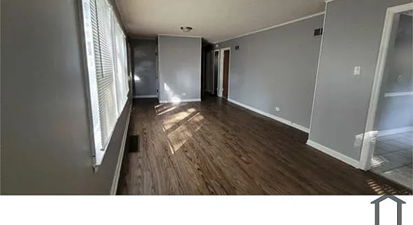 4 bed, $2,500 — Photo 2