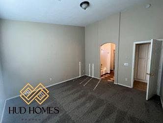 1st image of 929 N Emery