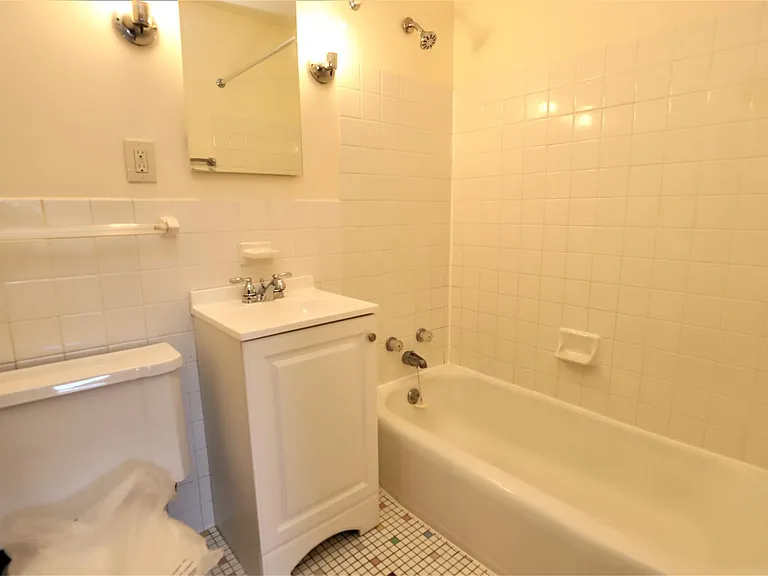 6630 Queen Ave S — Photo 15