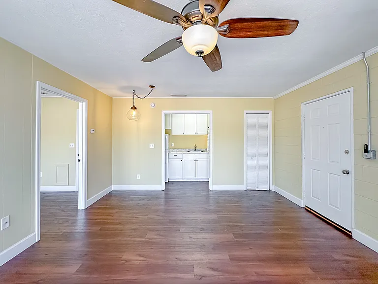 2241 W Pensacola St #27 — Photo 5
