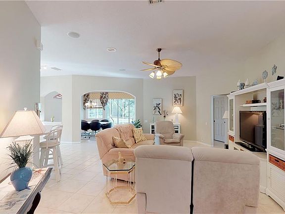 5th image of 431 Pinewood Lake Dr
