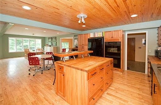 3rd image of 2665 Danbury Ln