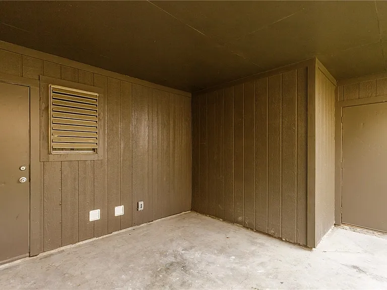 5133 Middlecoff Rd — Photo 28