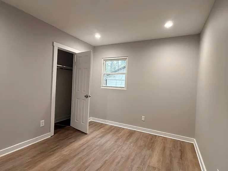 657 Robert E Lee Pkwy — Photo 25