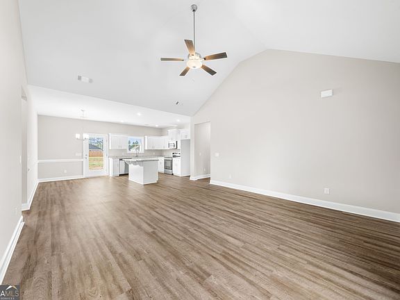 3rd image of 664 Belfast Loop Lot 185