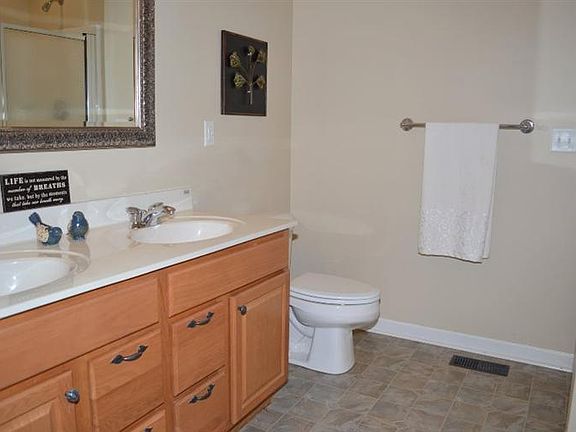 3rd image of 3102 Baffin Dr