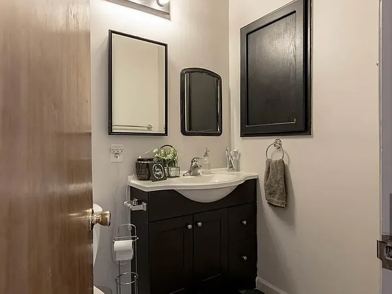 204 Oakshire Ave — Photo 14