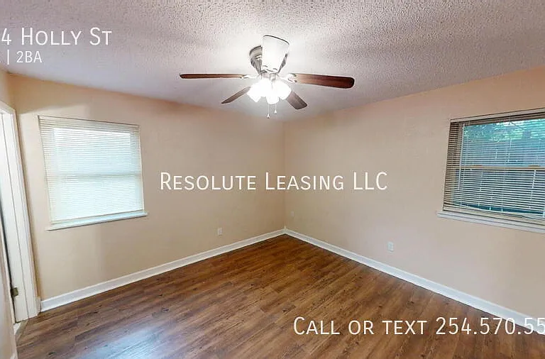 924 Holly St — Photo 14