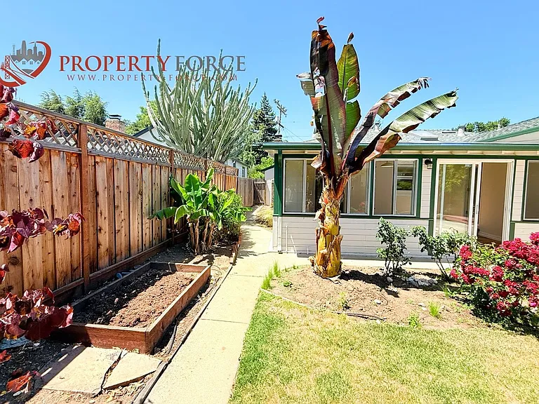 1623 Howard Ave — Photo 38