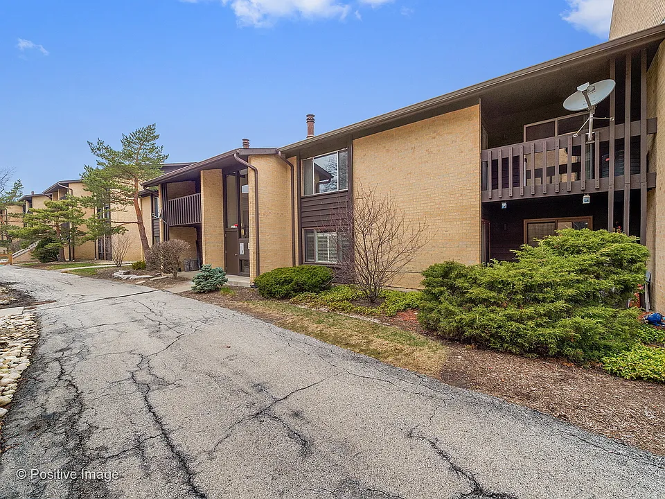 6176 Knoll Lane Ct #202