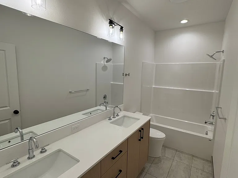 520 NE 117th Ave #612-B — Photo 8