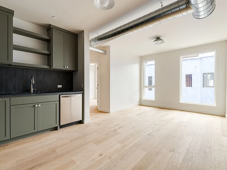 Kitchen/dining/living