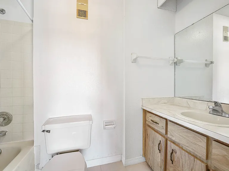 12062 Tift Cir — Photo 7