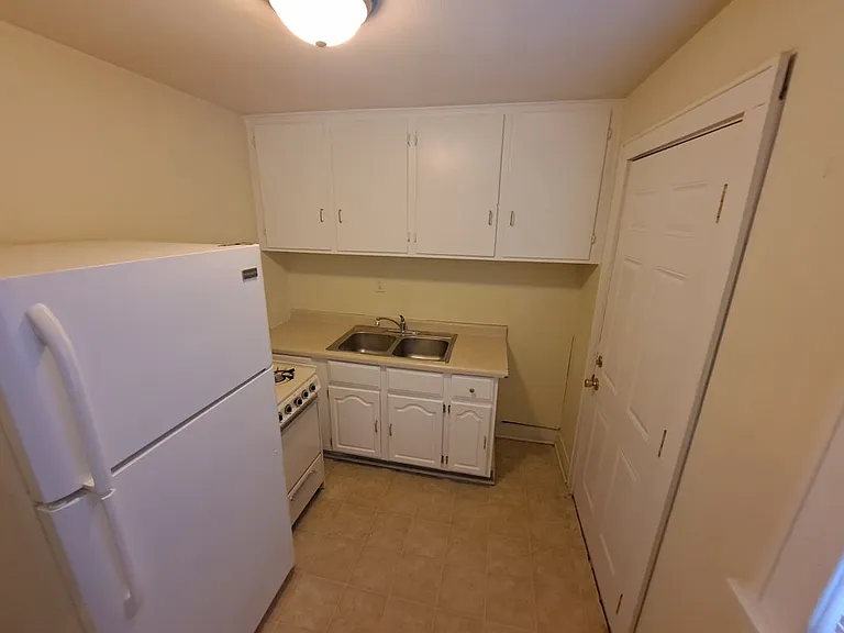 619 W 16th St #2 — Photo 11