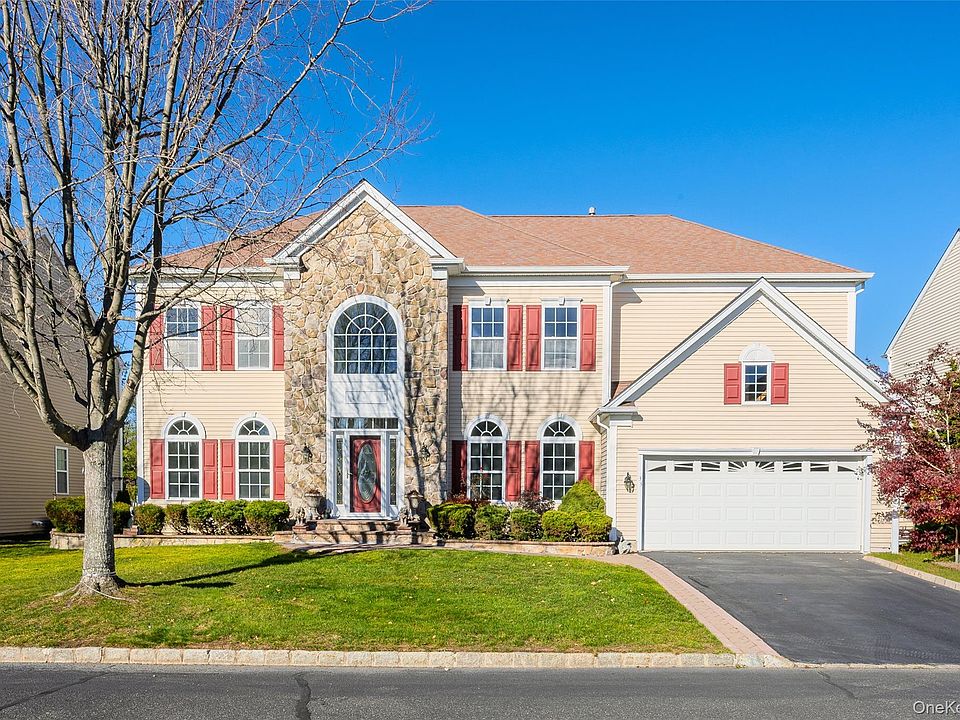 1st image of 33 Pinehurst Drive