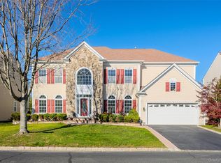 33 Pinehurst Drive, Mount Sinai, NY 11766