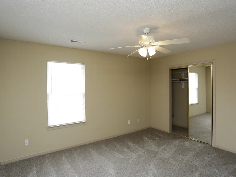 1608 Garden Ter — Photo 11