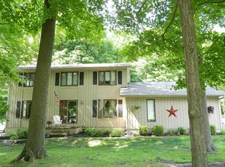 1093 Sheerbrook Dr, Chagrin Falls, OH 44022