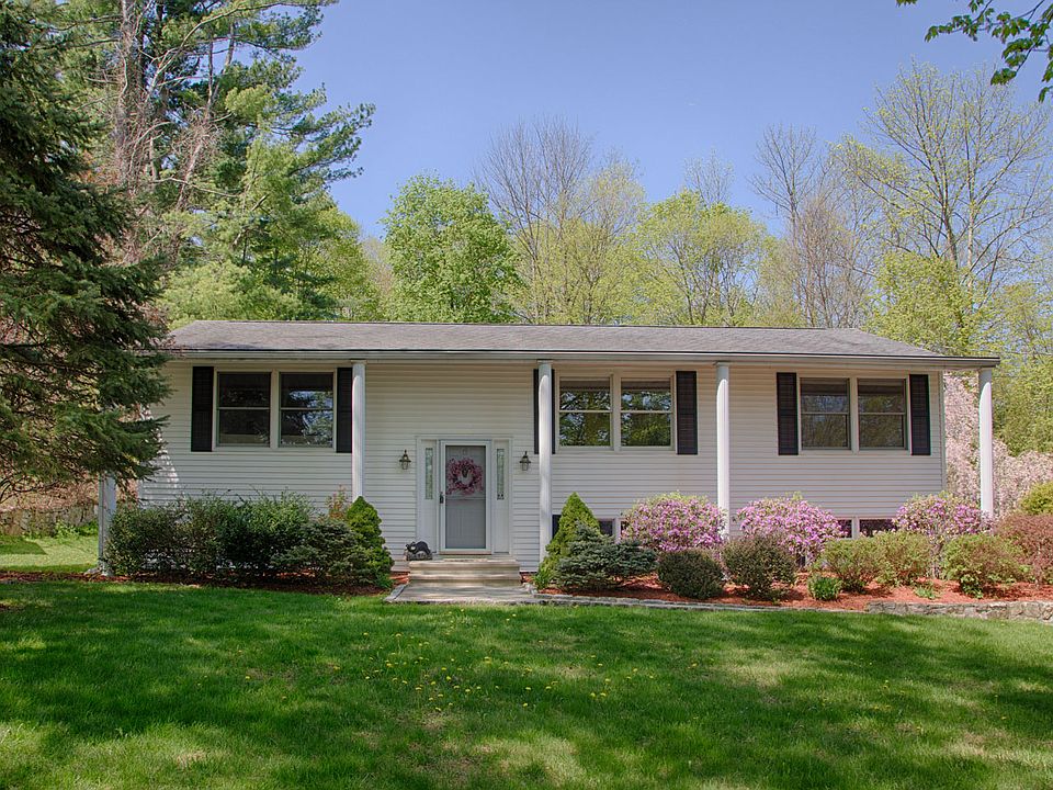1st image of 15 Lincoln Ave