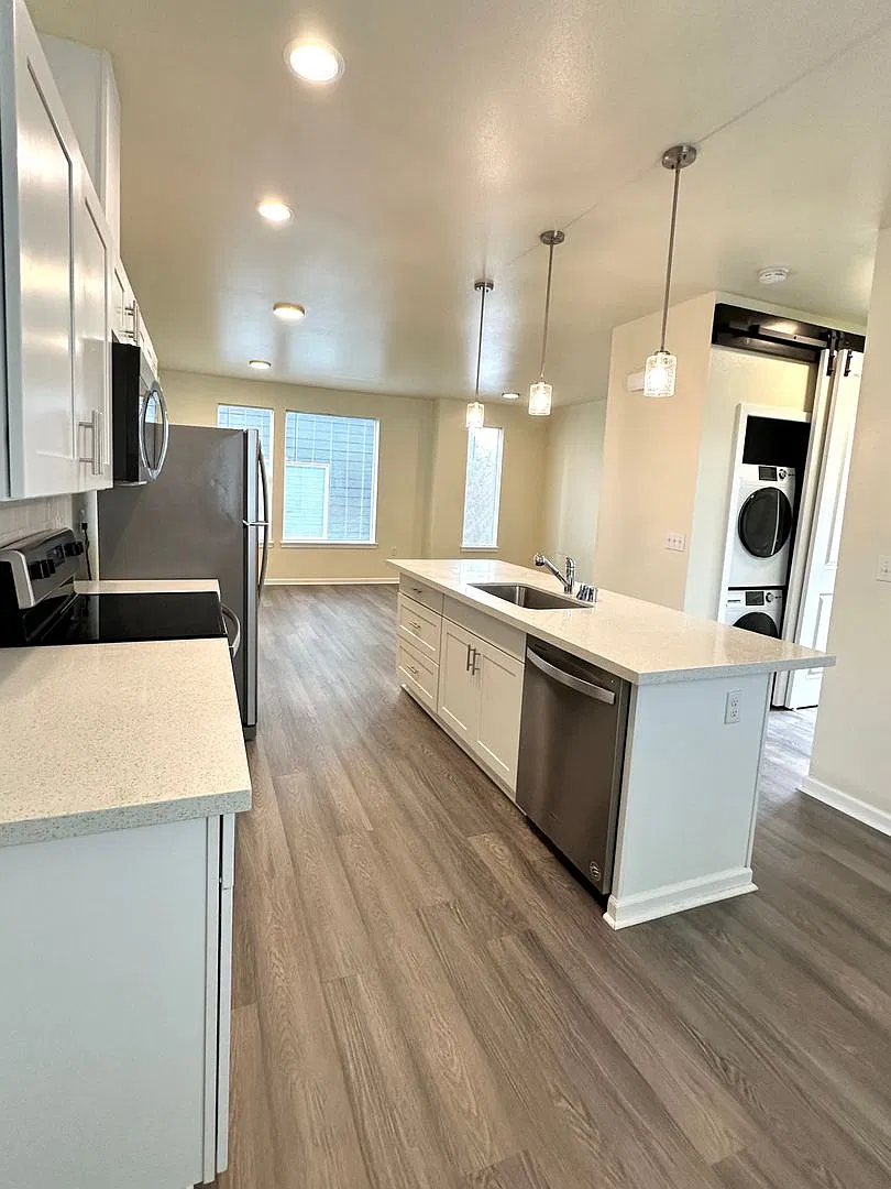 G St. Apartments — Photo 4