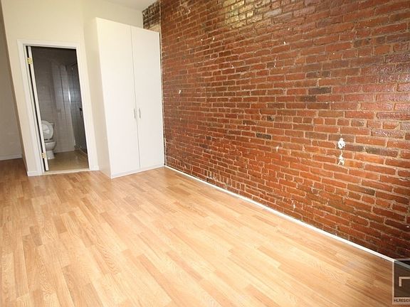 4th image of 212 Hoyt St #3R