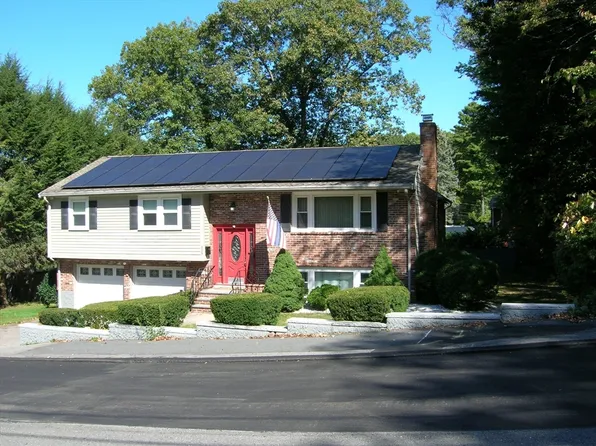 223 Robert Rd, Dedham, MA 02026