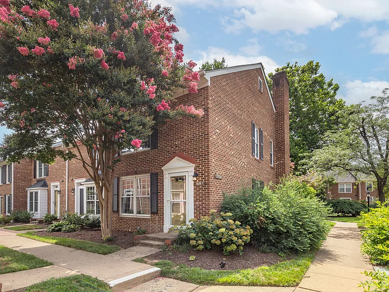 2526 S Arlington Mill Dr — Photo 1