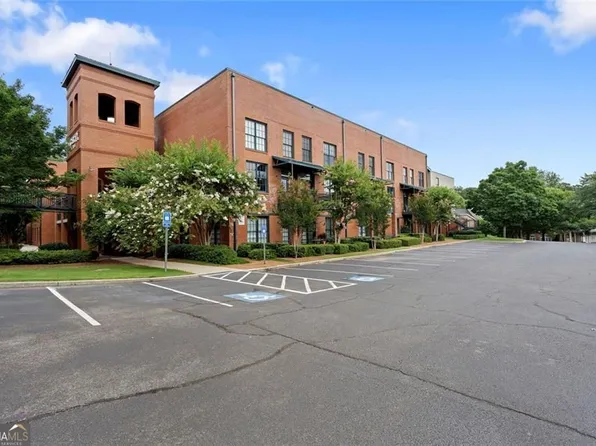 1607 Liberty Ln, Roswell, GA 30075