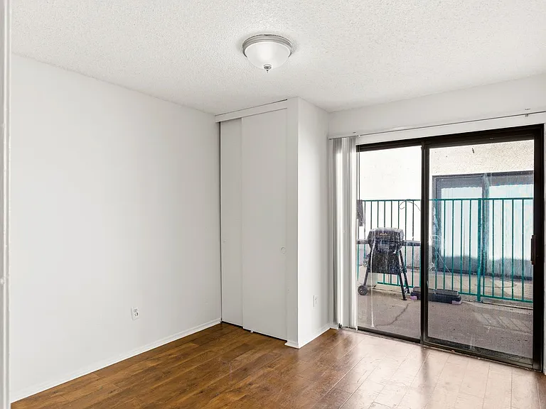 700 E Harvard St — Photo 15