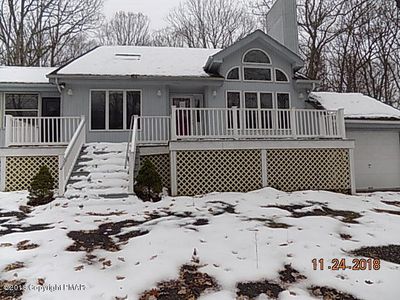 107 Mountain View Dr, Lords Valley, PA, 18428