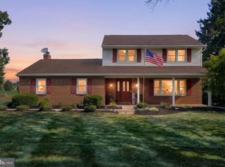 1990 Brian Ln, York, PA 17404
