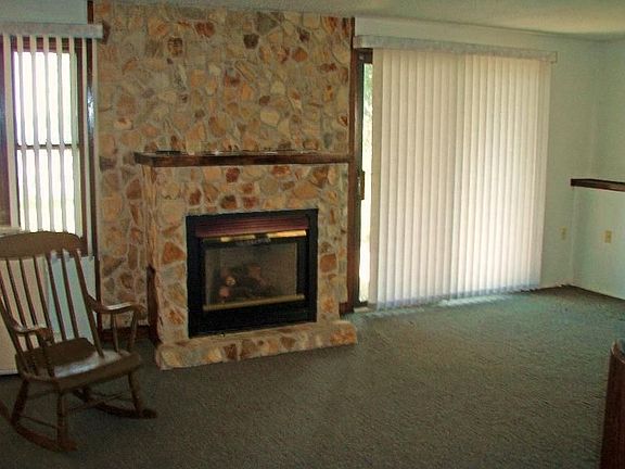 3rd image of 1590 W Lake Dr
