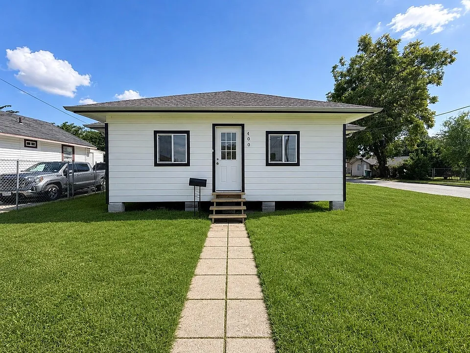 400 W Republic Ave