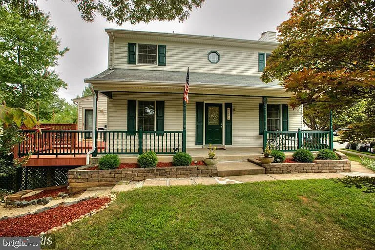 5820 Silchester St — Photo 2