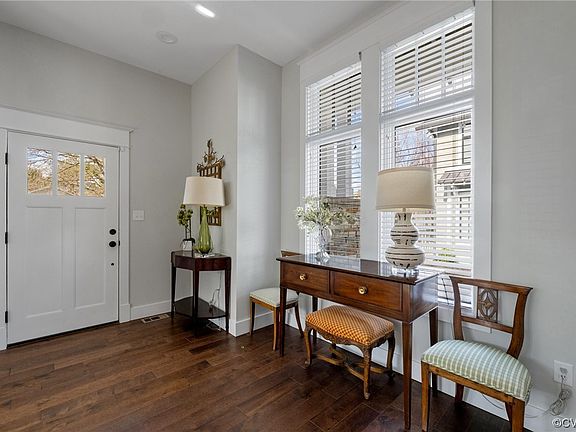 4th image of 501 Maple Ave