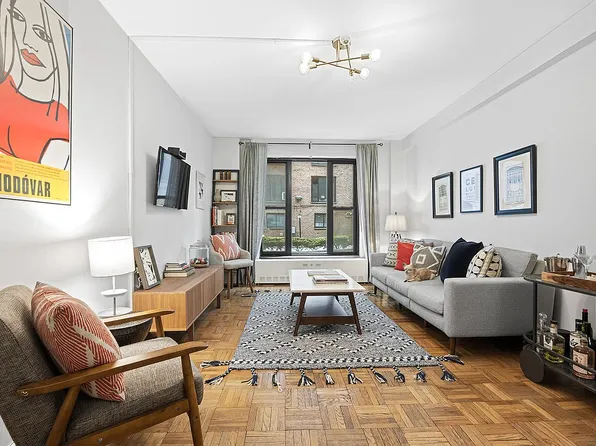 355 Clinton Ave APT 1D, Brooklyn, NY 11238