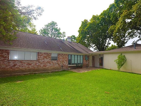 3rd image of 11826 Bandlon Dr