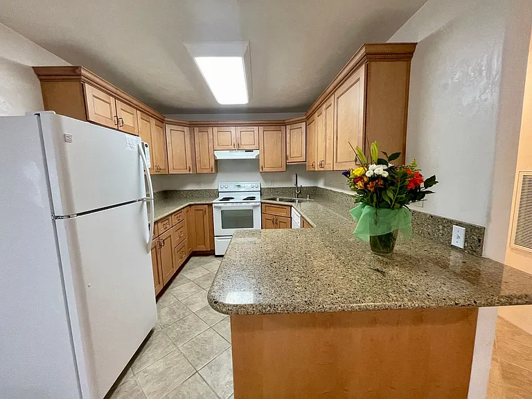 284 Forest Ridge Rd — Photo 4
