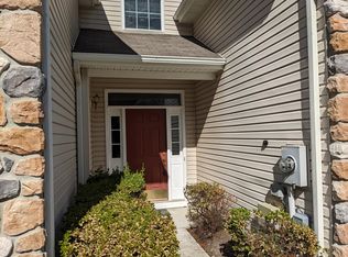 252 Brinley Dr, Pennington, NJ