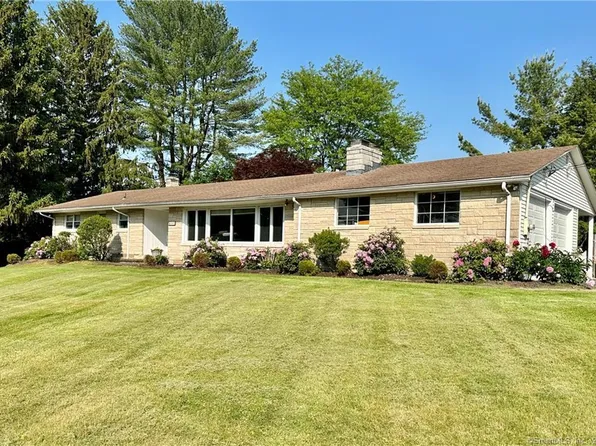 130 Willow Crest Drive, Hamden, CT 06518