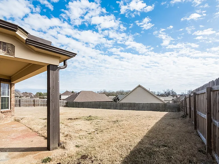 2847 S Cherry Dr — Photo 12