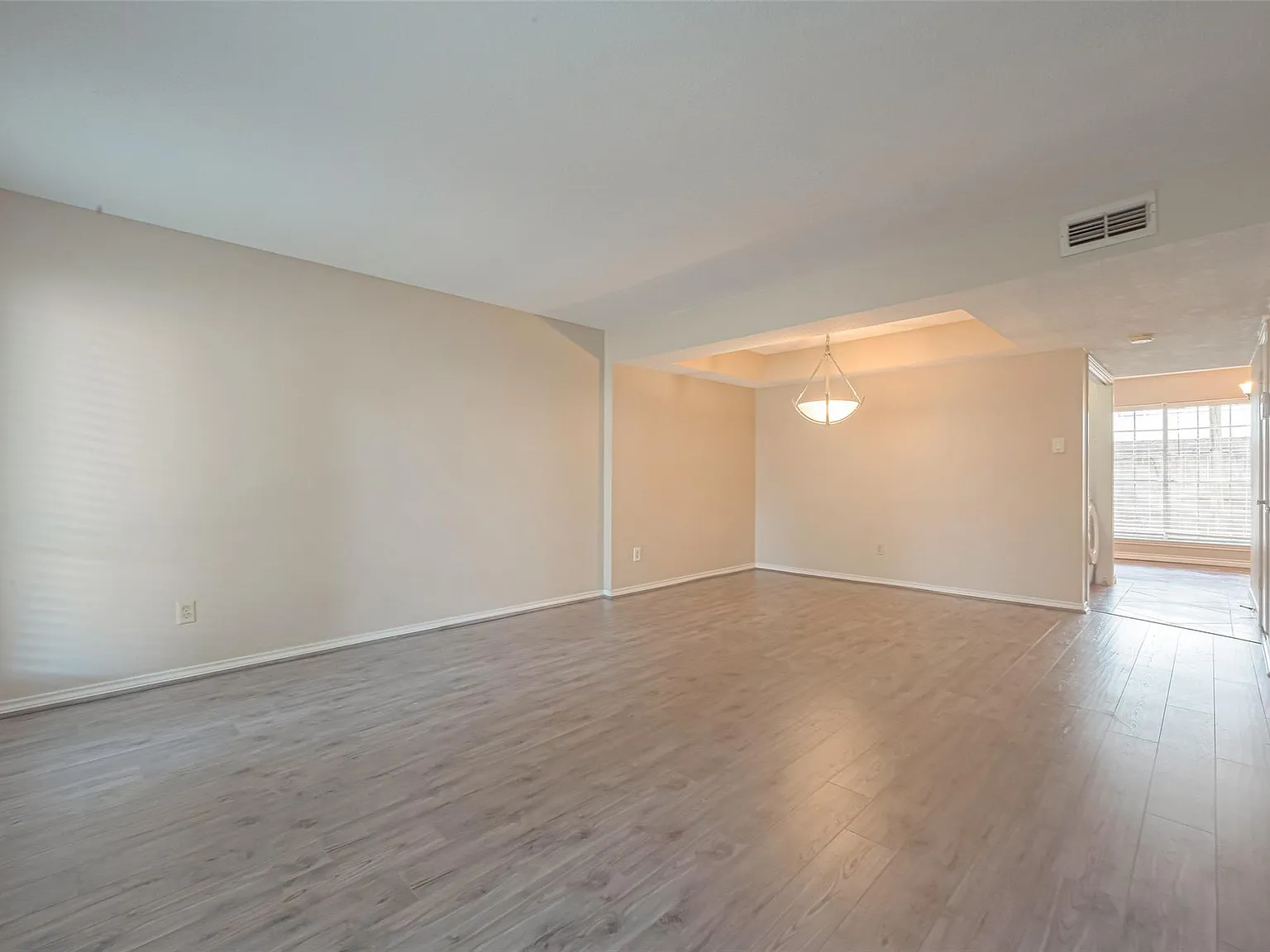 2 bed, 2.5 bath, 1258 sqft, $1,950 — Photo 4