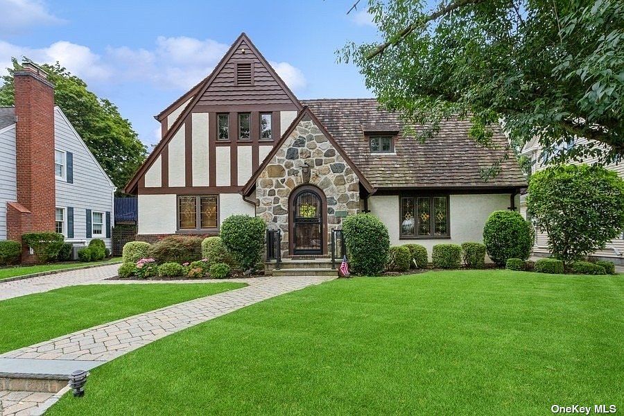 43 Brixton Road, Garden City, NY 11530 Zillow