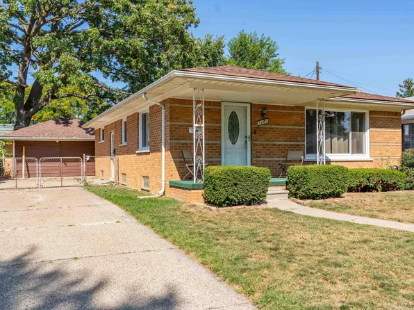 7257 State Park, Center Line, MI 48015