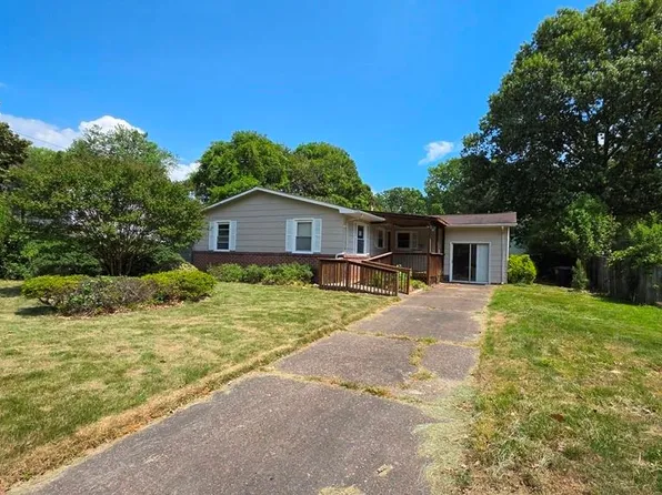 340 Garrison Pl, Virginia Beach, VA 23452