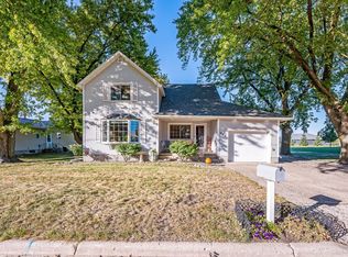 202 Van Amber St W, Welcome, MN 56181