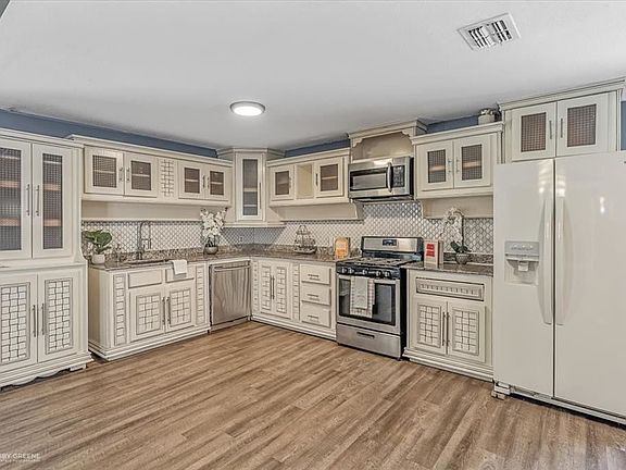 5th image of 2308 Ashdown Dr
