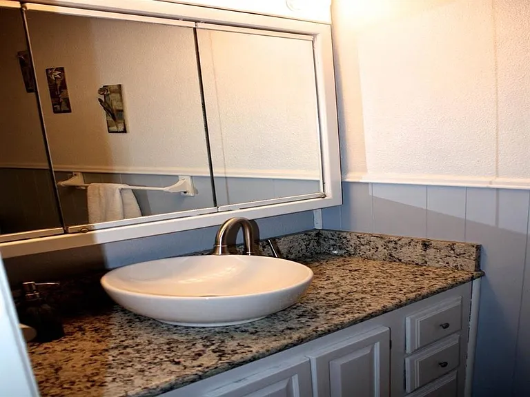 2403 Balsam St — Photo 14